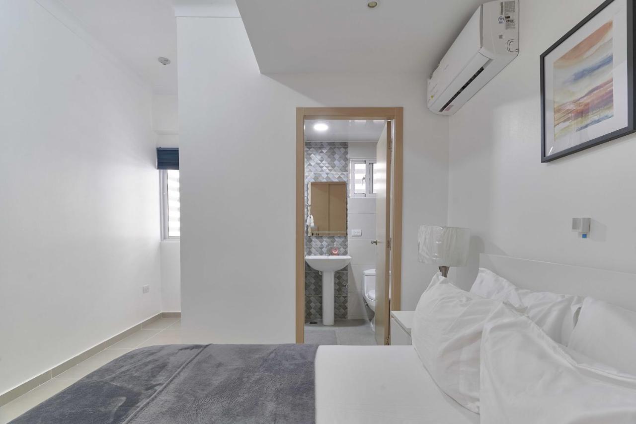 Dom. Rep. Exclusive 2 Bed Apt. Evaristo Morales سانتو دومينجو المظهر الخارجي الصورة