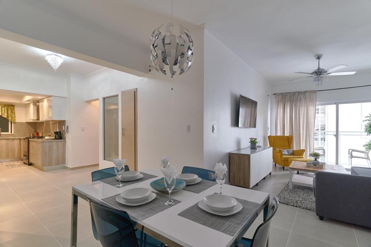 Dom. Rep. Exclusive 2 Bed Apt. Evaristo Morales سانتو دومينجو المظهر الخارجي الصورة